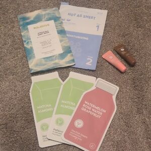 Hydrating Sheet Mask And Mini Lip Balm Set